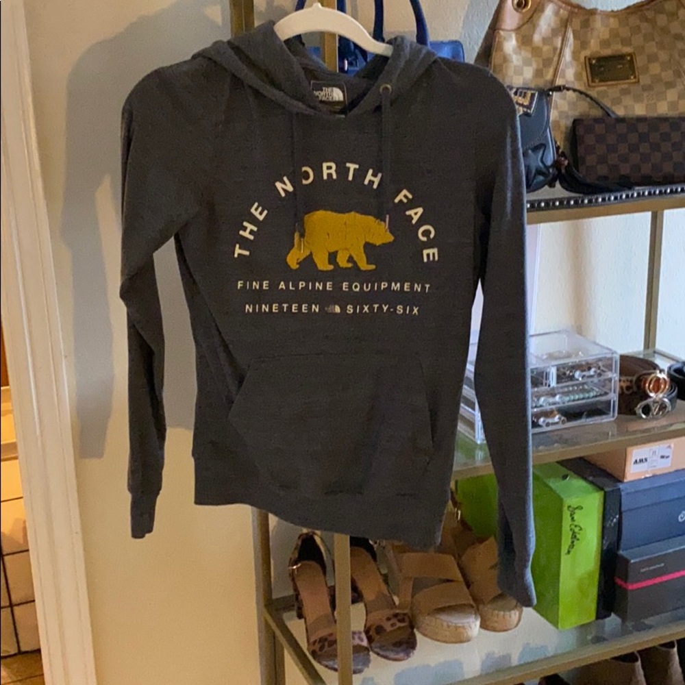 North face light pullover with hood